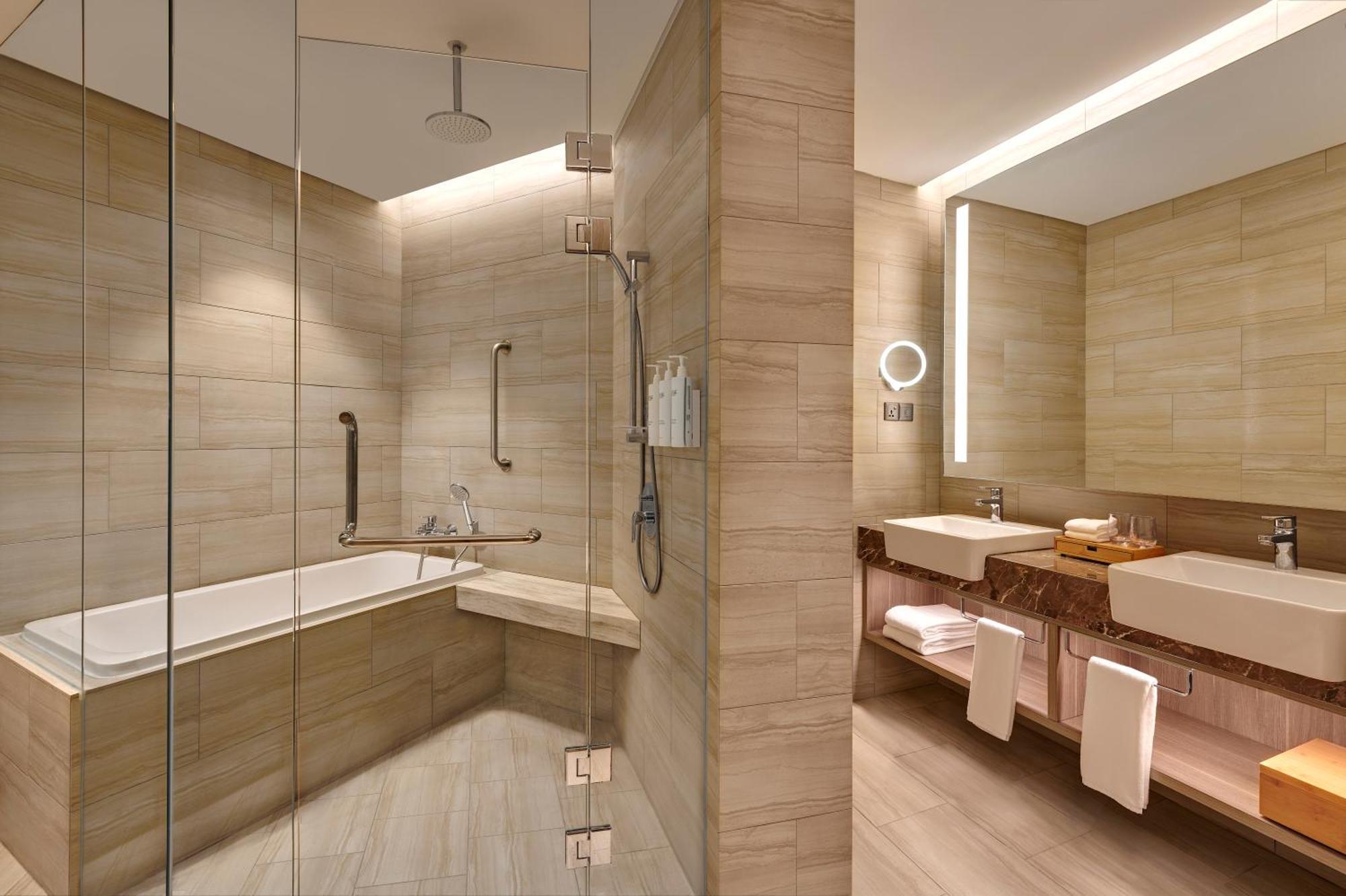 Courtyard By Marriott Setia Alam Hotel Екстериор снимка