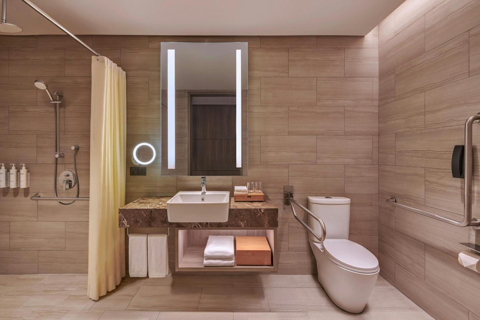 Courtyard By Marriott Setia Alam Hotel Екстериор снимка