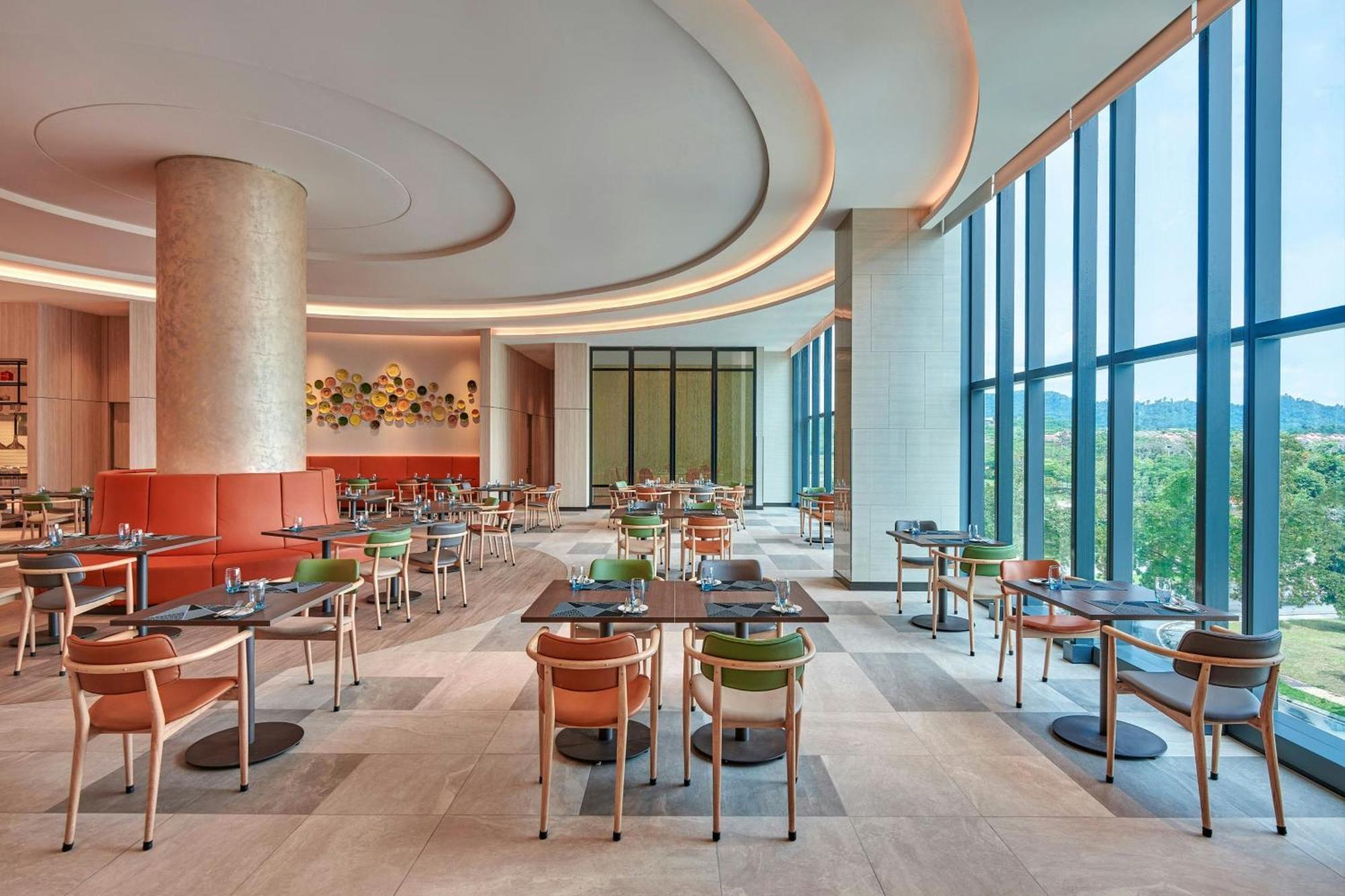Courtyard By Marriott Setia Alam Hotel Екстериор снимка