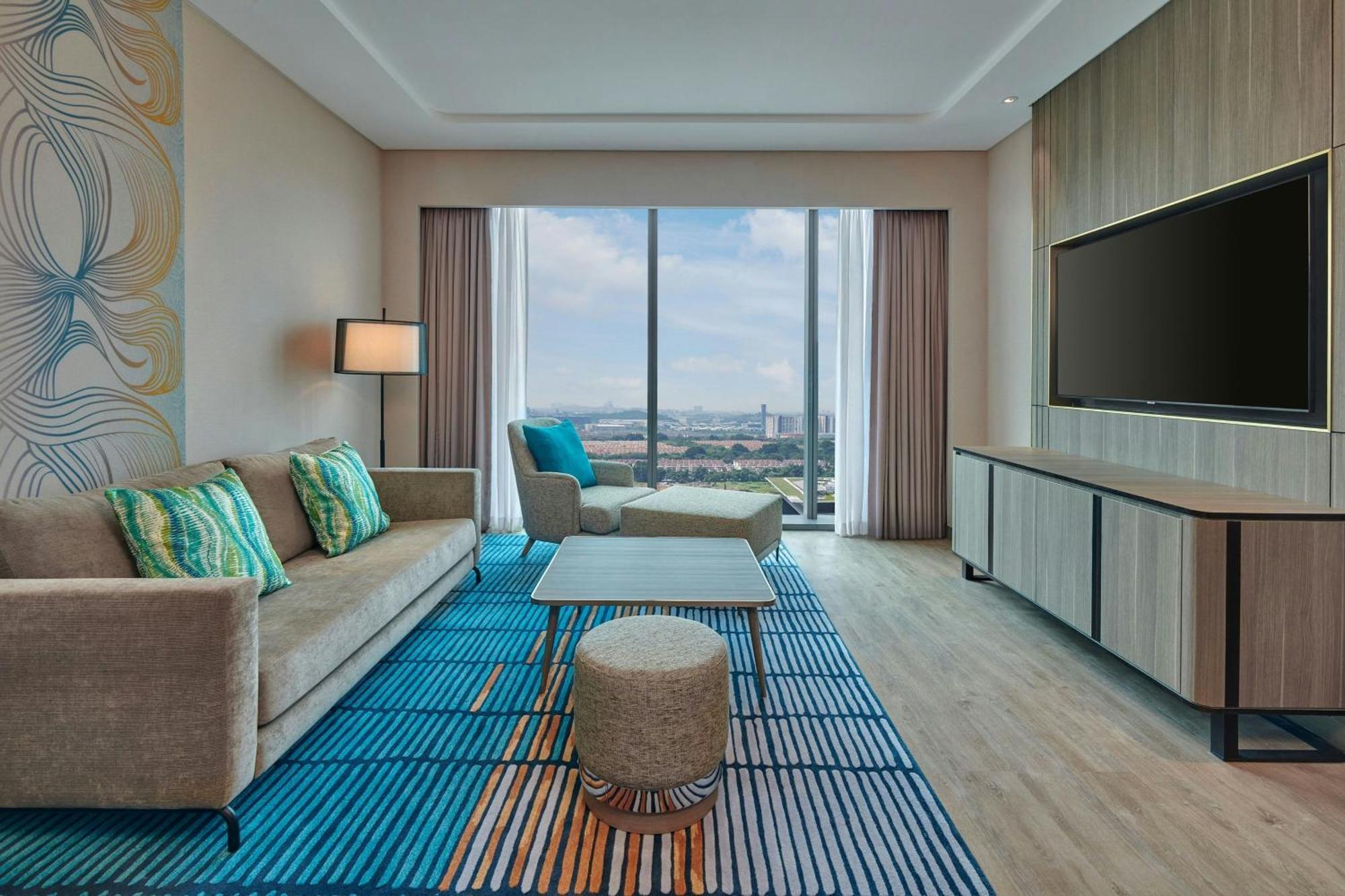 Courtyard By Marriott Setia Alam Hotel Екстериор снимка